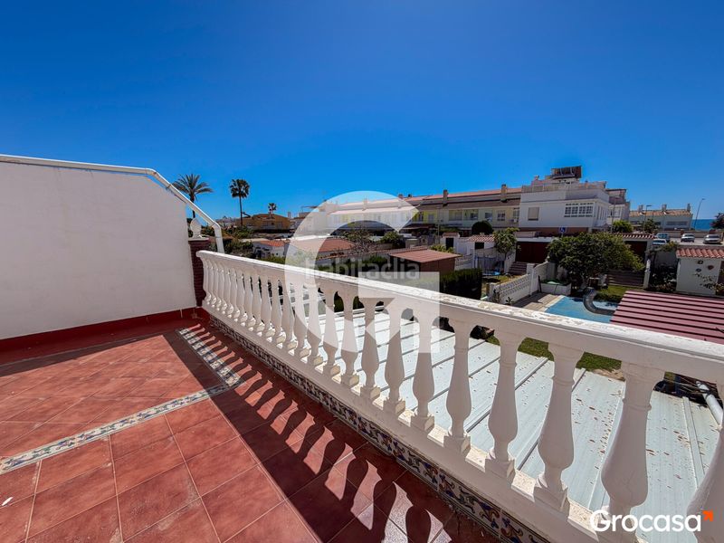 Foto 0e9aa887-f354-418f-8325-32cd139b5e47. Casa amb aparcament piscina a Añoreta Baja Rincón de la Victoria