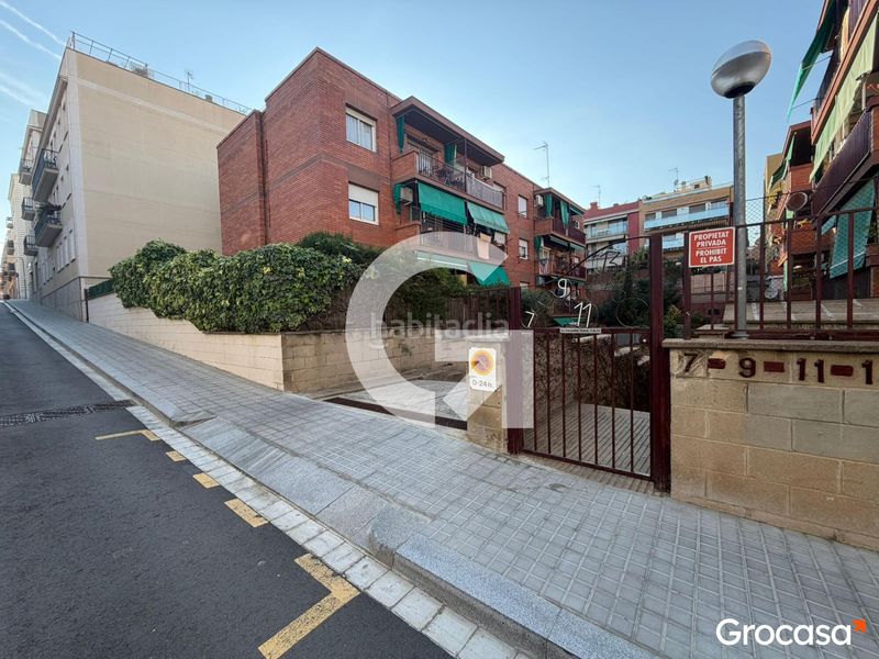 Foto 2820b75d-77af-4343-937c-d0a8fb958cbe. Aparcament cotxe a Horta Barcelona