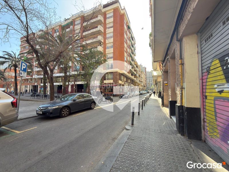 Foto 9fd5f6b1-728f-4d3c-9906-a9b35135d38d. Pis a Hostafrancs Barcelona