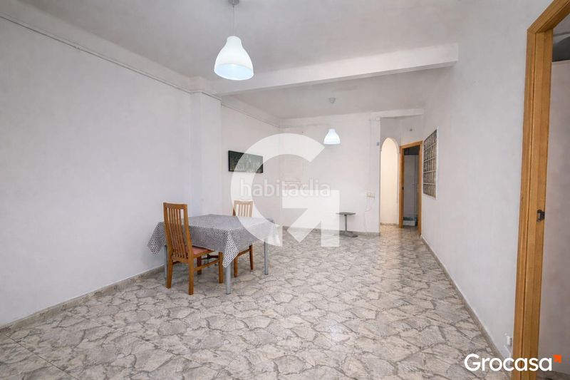 Foto f8b333b8-a698-4361-ab0d-fad717f5dd9b. Pis a Hostafrancs Barcelona