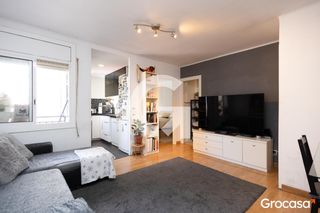 Penthouse  Cl finestrelles de. Ático reformado con luz natural