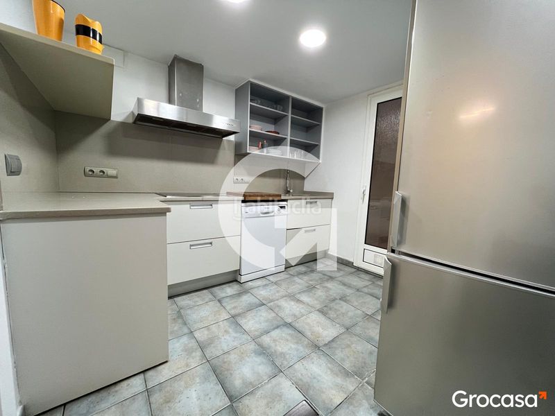 Foto 33a06979-3f92-4018-bebe-847d86615278. Planta baja  con terraza! en Centre Rubí