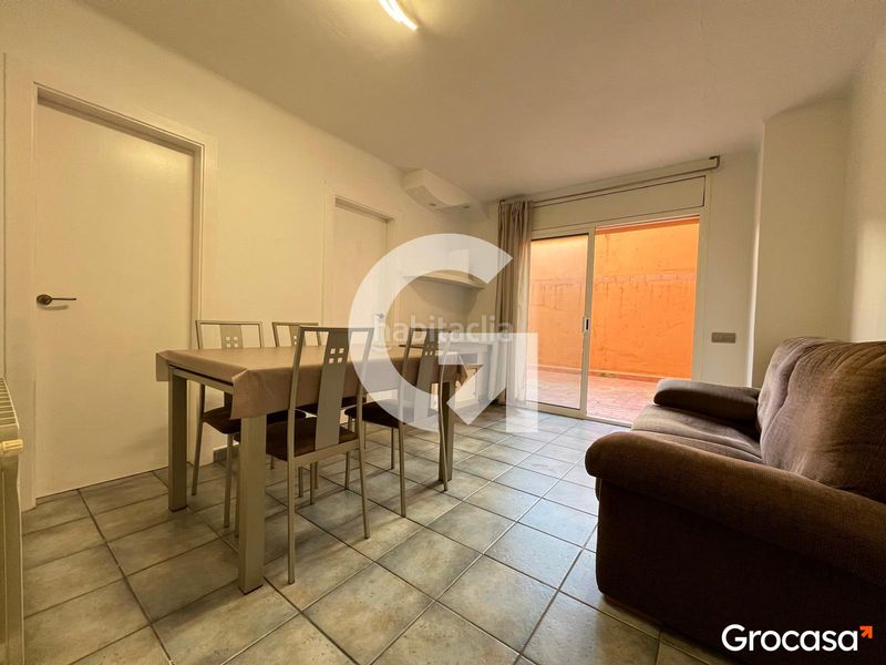 Foto 4e407b1c-6bc9-415d-93d2-f0604845911e. Planta baja  con terraza! en Centre Rubí