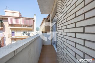 Pis  Cl balears. Acogedor piso con chimenea y balcón