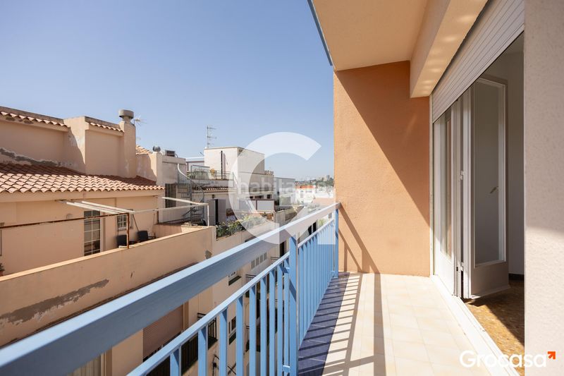 Foto fd36c0a9-eabb-449a-af37-4cf0231e4506. Pis a Els Molins - Pins Vens Sitges