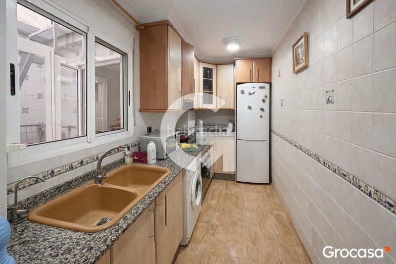 Foto c6f08b06-f64f-49d1-a0cb-fddb2ee66715. Pis a Centro puerto Sagunt