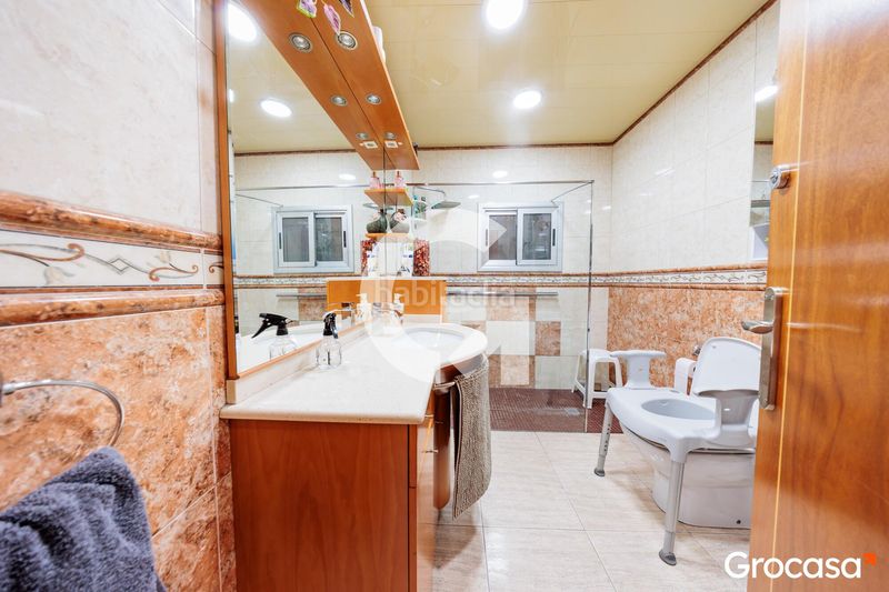 Foto 01040349-c652-4b6b-9536-d3bb458c04b8. Casa amb calefacció aparcament a Ca n'Aurell Terrassa