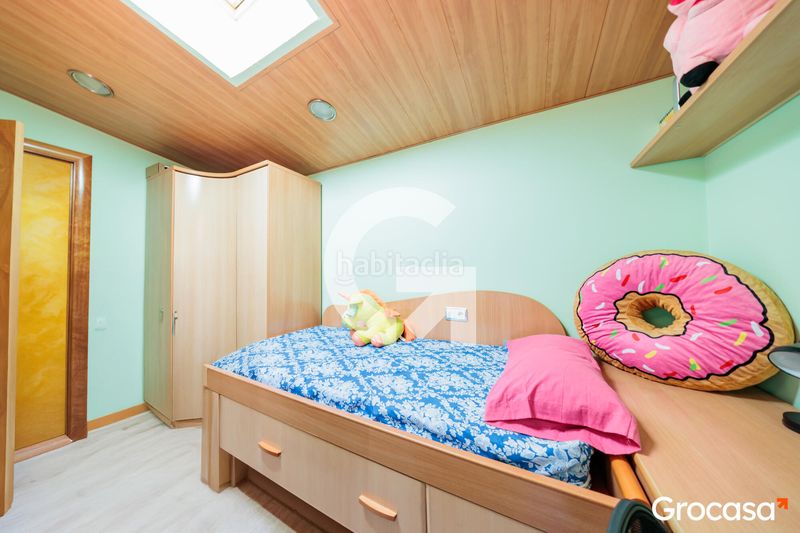 Foto 1fd7d570-d138-45fd-ab8a-6370082d0eb3. Casa amb calefacció aparcament a Ca n'Aurell Terrassa