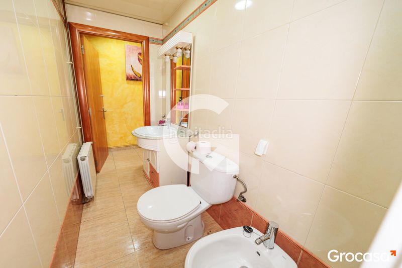 Foto 2d968ab4-f848-4749-9379-9ca0a9d3ed42. Casa amb calefacció aparcament a Ca n'Aurell Terrassa