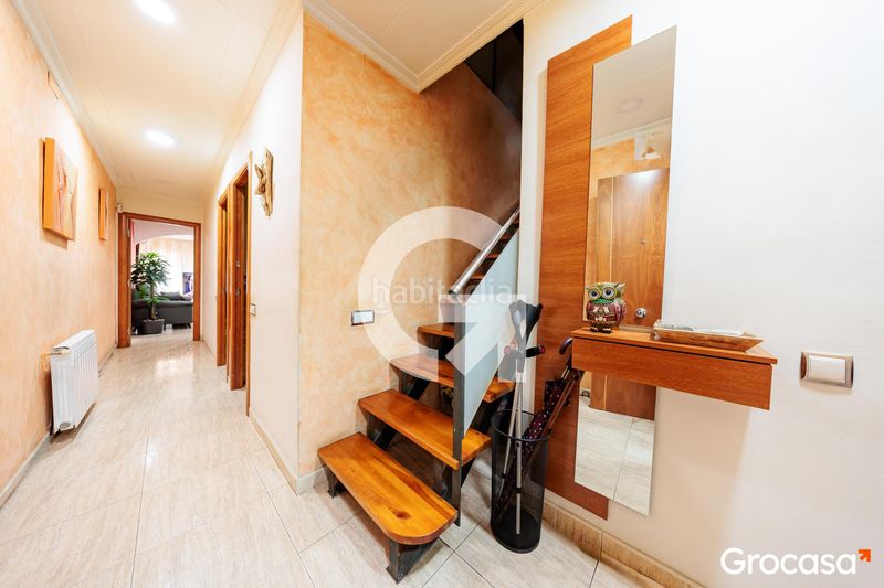 Foto 6df3895c-9d87-4076-8067-77c34a76c780. Casa amb calefacció aparcament a Ca n'Aurell Terrassa