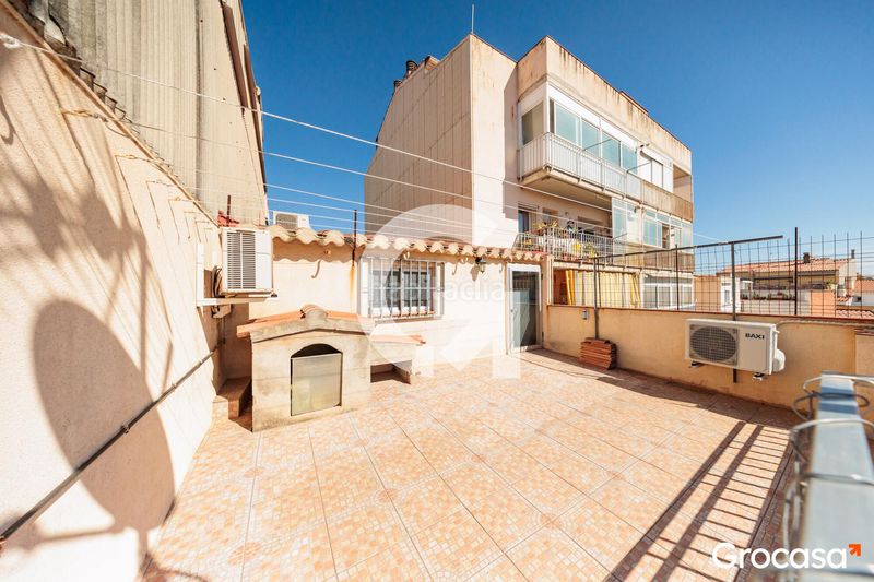 Foto 8f6d2f72-ce97-4fa1-b41a-31265e3bfb72. Casa amb calefacció aparcament a Ca n'Aurell Terrassa