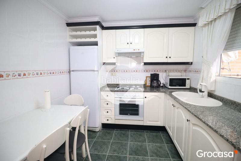 Foto 1dad07a8-42c4-4184-85d6-36260af2ab08. Pis amb aparcament a Las Islas Sagunt