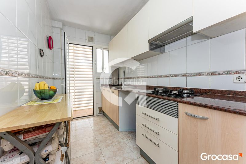 Foto 190cf1d5-d4f2-4f33-9880-7e33dfe9bc72. Pis amb calefacció a El Pedró Cornellà de Llobregat