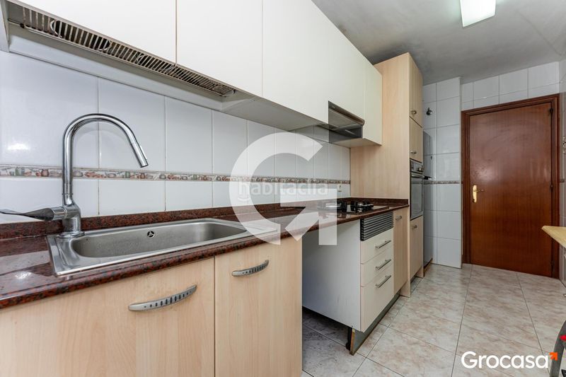 Foto 1c45a07f-ab1d-4dce-9917-da27a1f8ca5d. Pis amb calefacció a El Pedró Cornellà de Llobregat