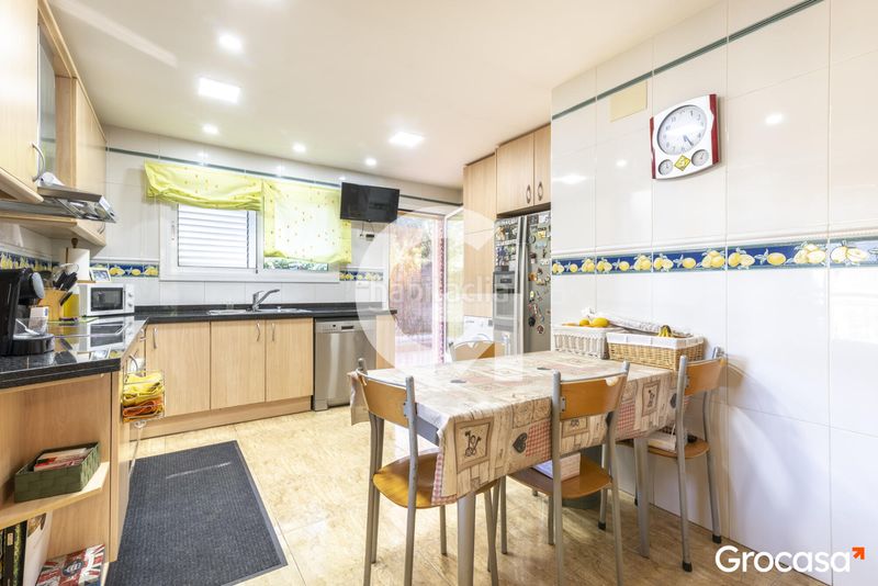 Foto 4eed64ff-97a2-4261-a076-c0860cd58c85. Casa amb calefacció aparcament a Cervelló