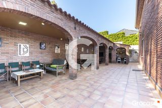 Maison à Cervelló. Casa a cuatro vientos del 2003