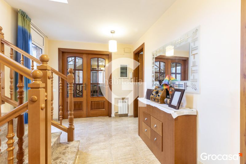 Foto b52d9b16-750e-414f-8939-94b1e8a11520. Casa amb calefacció aparcament a Cervelló