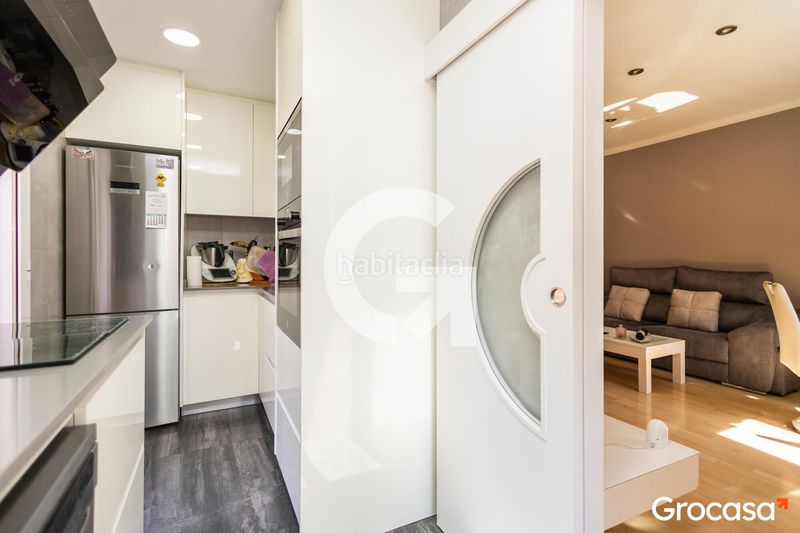 Foto 7bbaca8e-0507-4d6b-b559-bad0d8c698e8. Pis amb calefacció a La Roureda Viladecans