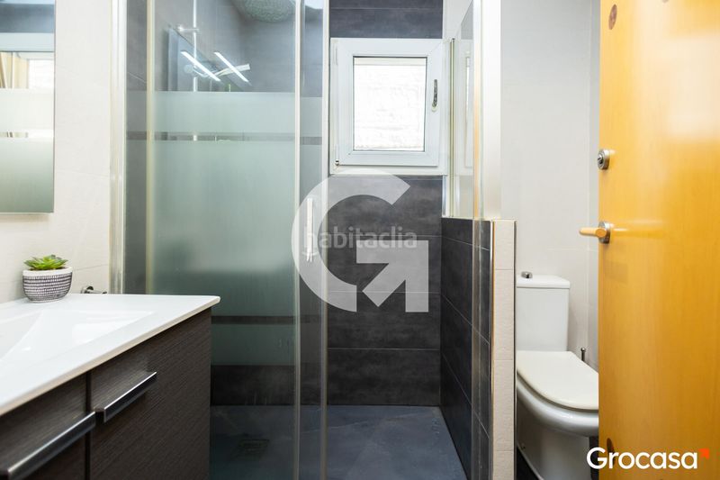 Foto e08ad06f-8687-42fc-a4d4-61a3176e94a5. Pis amb calefacció a La Roureda Viladecans