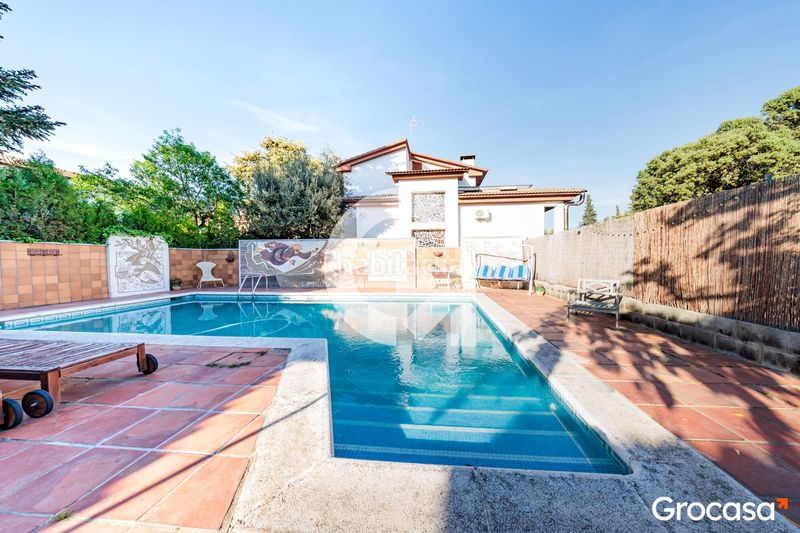 Foto 42e94212-124b-4ba6-a7f3-83f1678681fe. Casa amb calefacció aparcament piscina a Collbató