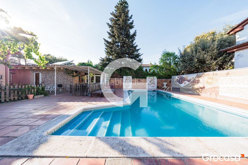Foto a37f33f6-7e4a-4184-9c24-e27f1bb489ad. Casa amb calefacció aparcament piscina a Collbató