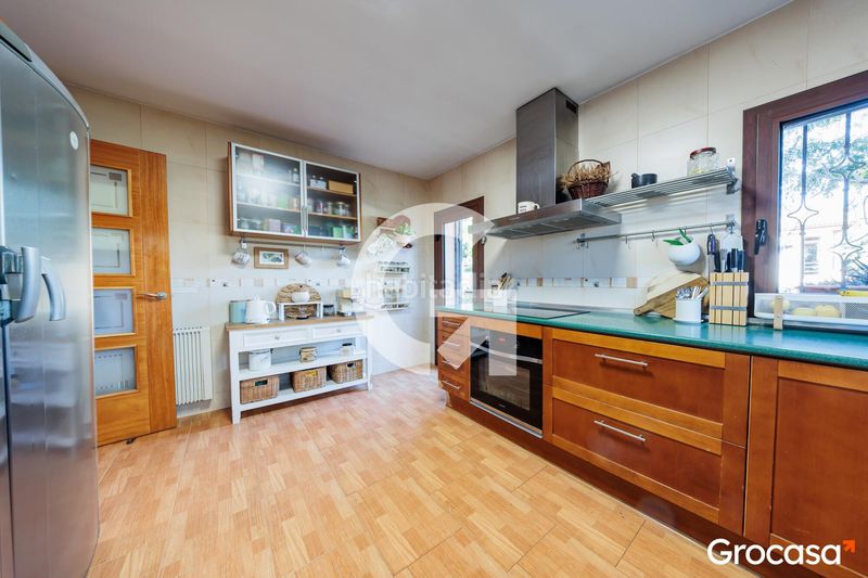 Foto be6d6519-6a66-44d3-bde0-7b7a7fa7cb81. Casa amb calefacció aparcament piscina a Collbató