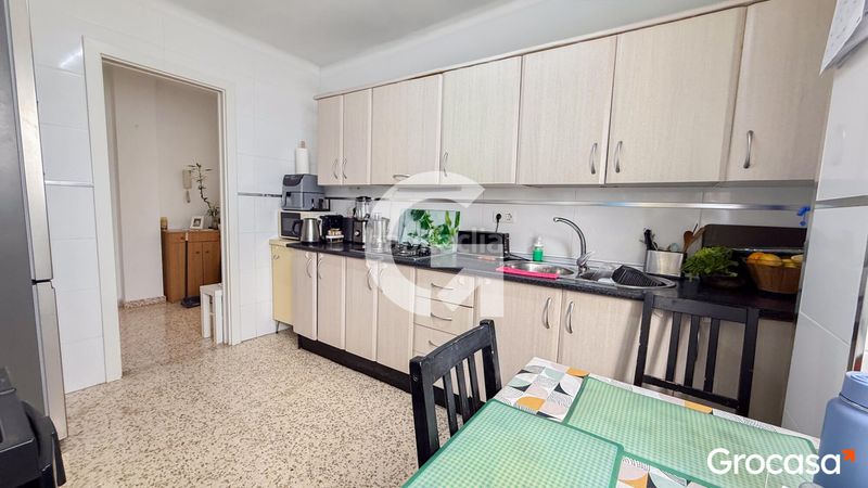 Foto b35ea5fd-a29b-47f5-8be6-a70e3401239e. Pis a Centro Torre del Mar