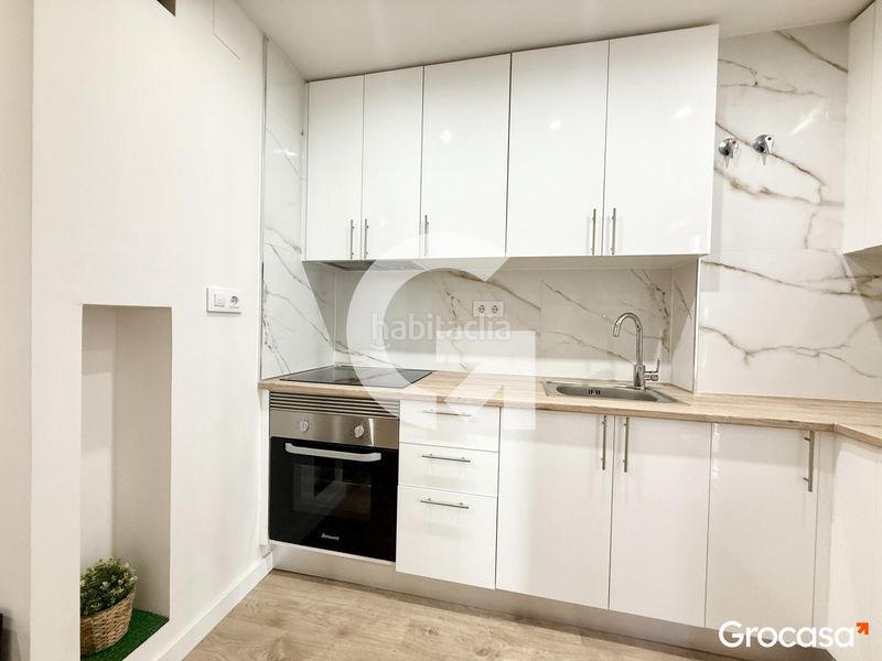 Foto edad096b-661c-4268-9e23-464380f53b06. Pis a Sants Barcelona