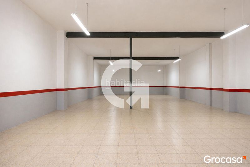 Foto a6589da3-5502-4c02-ae50-6b400f7e671f. Local comercial a Centre-Estació Gavà