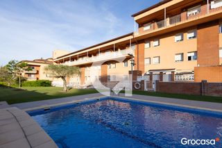 Maison jumelée  Cl linares. Espectacular casa adosada con piscina y parking