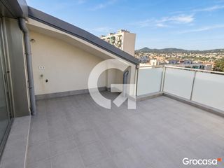 Penthouse  Av ferrocarril. Ático dúplex en sant vicenç dels horts  totalmente reformado y c