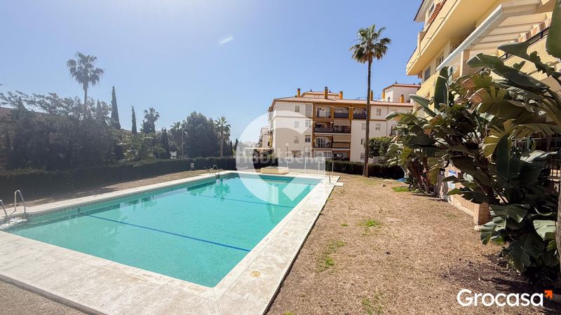 Foto 35a2ba42-5ff1-48a0-ab26-8039fcaf356e. Pis amb aparcament piscina a Viña Málaga Torre del Mar
