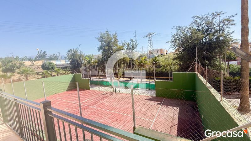 Foto f27e8f5a-5ce2-49a8-810e-23cc0df81962. Pis amb aparcament piscina a Viña Málaga Torre del Mar