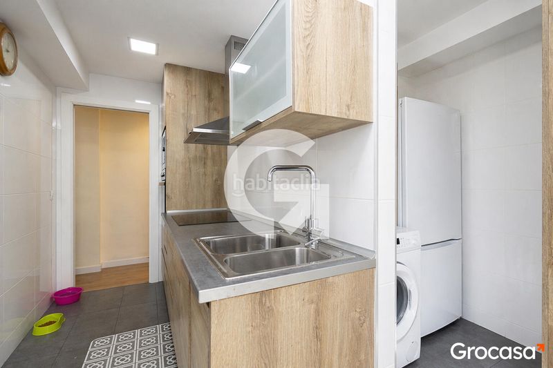 Foto 1ad0d8a5-1e7f-4526-a1a0-4bfc9ccc8fb6. Pis amb calefacció a Sant Ildefons Cornellà de Llobregat