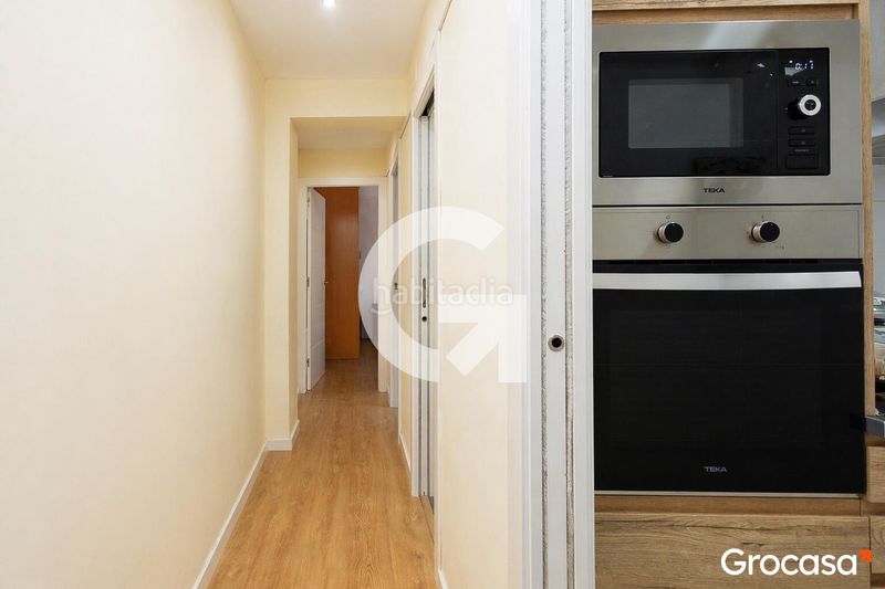 Foto 932bc9b9-3bea-4cfb-9722-a68ef9438df5. Pis amb calefacció a Sant Ildefons Cornellà de Llobregat