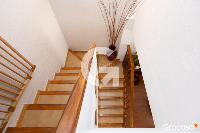 Foto f76e2222-088b-4007-b01f-dcb59d8c301b. Casa amb calefacció aparcament piscina a Corbera de Llobregat