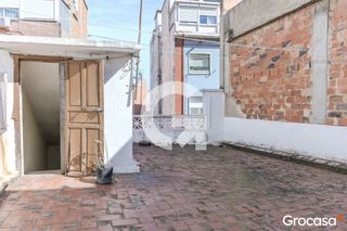 Casa  Cl lluis maria vidal. Casa independiente con 3 niveles