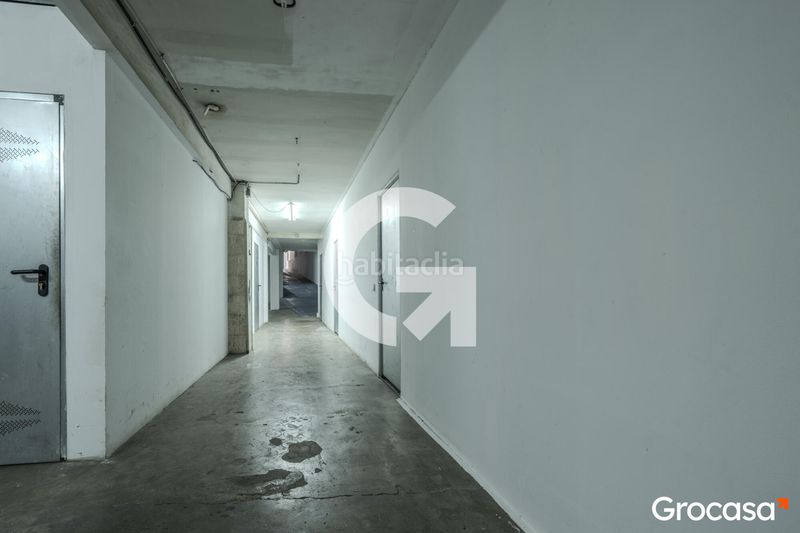 Foto a8c3e658-860e-472f-a567-a011a13be2bd. Local comercial a Carmel Barcelona