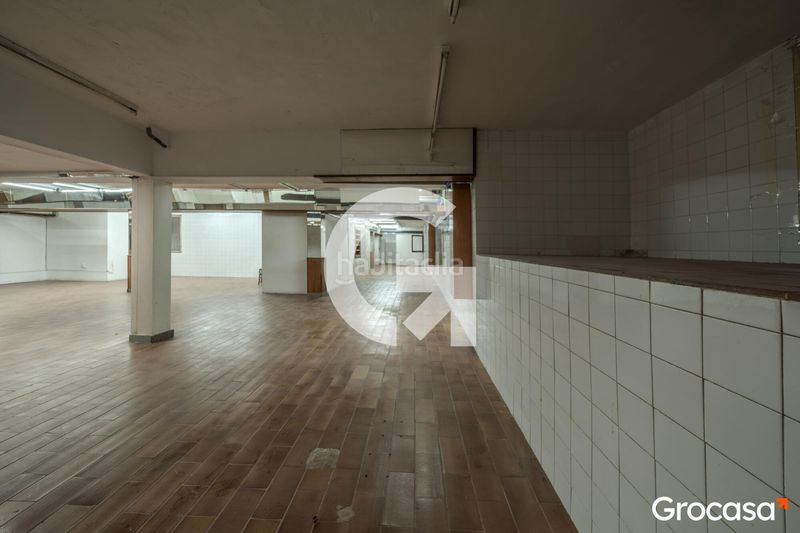 Foto c1320a1a-3724-43ad-b655-09b652136732. Local comercial a Carmel Barcelona