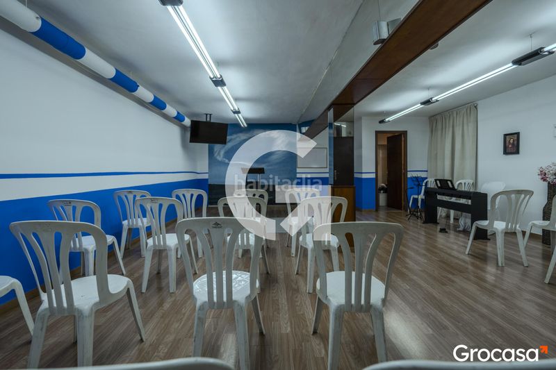 Foto e4885f67-6cc5-423e-8e66-0c0554dc2e9d. Local comercial a Carmel Barcelona