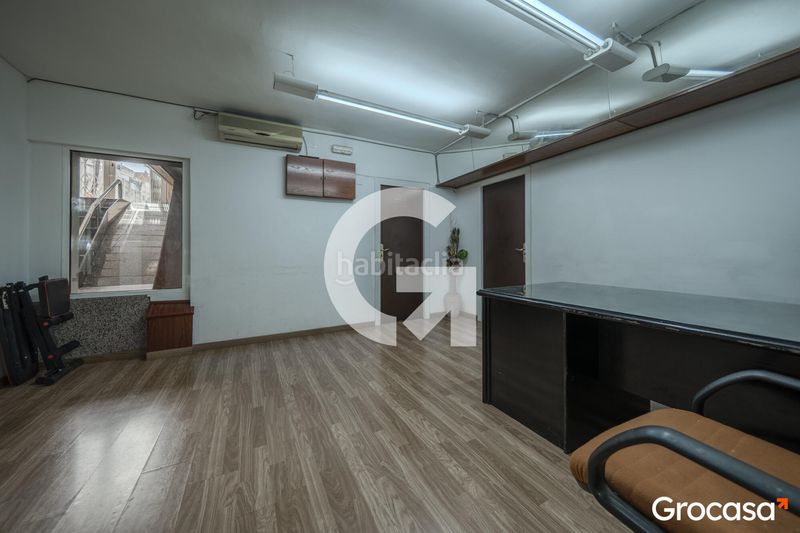 Foto ecc91dd1-a361-4efc-8bac-e2ef5830c5c5. Local comercial a Carmel Barcelona