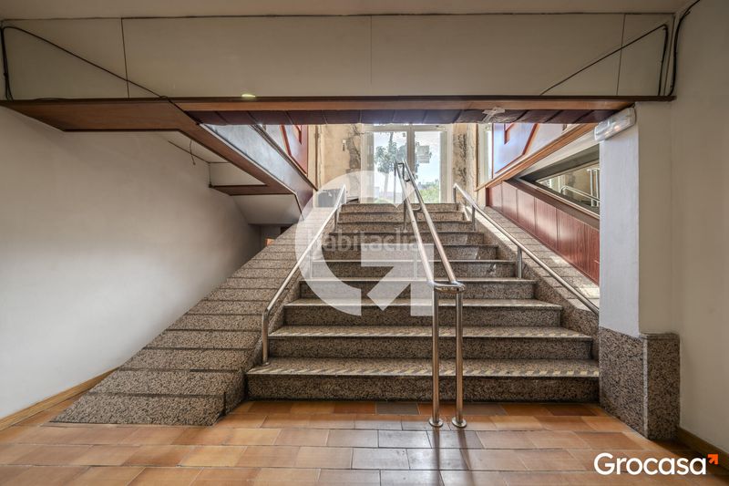 Foto f8a5876a-366c-4493-878b-54329e4df98d. Local comercial a Carmel Barcelona