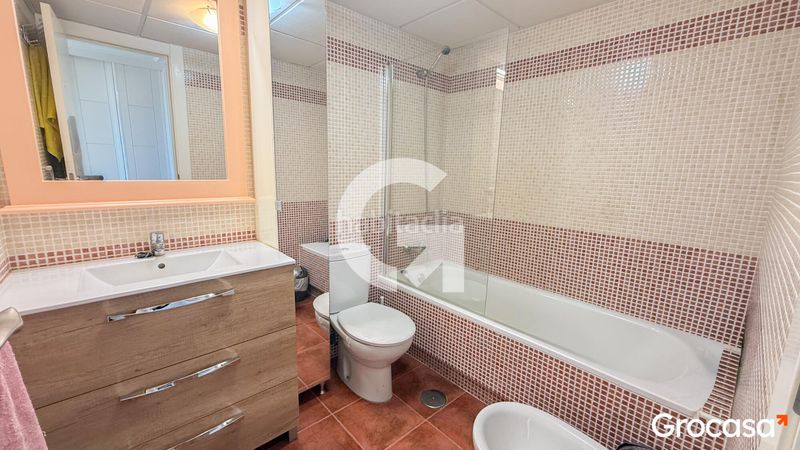 Foto 2e9f1eae-76a9-4841-bd2d-d079050432a4. Pis amb calefacció aparcament piscina a Montemar Torremolinos