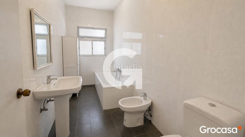 Foto e558061b-59ca-407f-9793-1c1f4c8471da. Casa adossada a Lagos