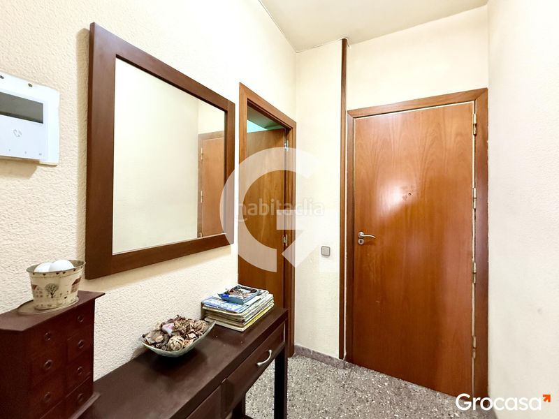 Foto 0cd14f82-9d3c-49e2-a86e-aeb3c320e765. Pis a Sants-Badal Barcelona