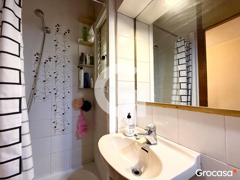 Foto 2b90c642-840b-48c6-8c6e-4e59d10d1faa. Pis a Sants-Badal Barcelona