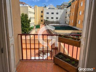 Pis a Sants-Badal. Piso con gran potencial en santsbadal