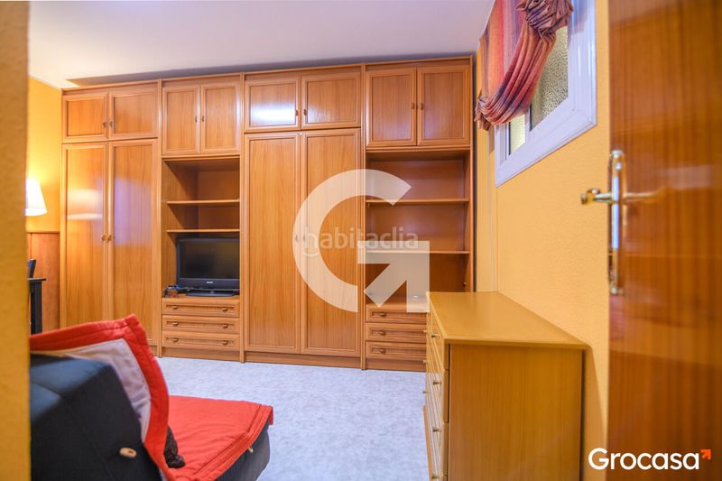 Foto 236d8594-1a33-46f9-b42f-ce122c9f79ff. Casa adossada amb calefacció a Centre-Estació Gavà