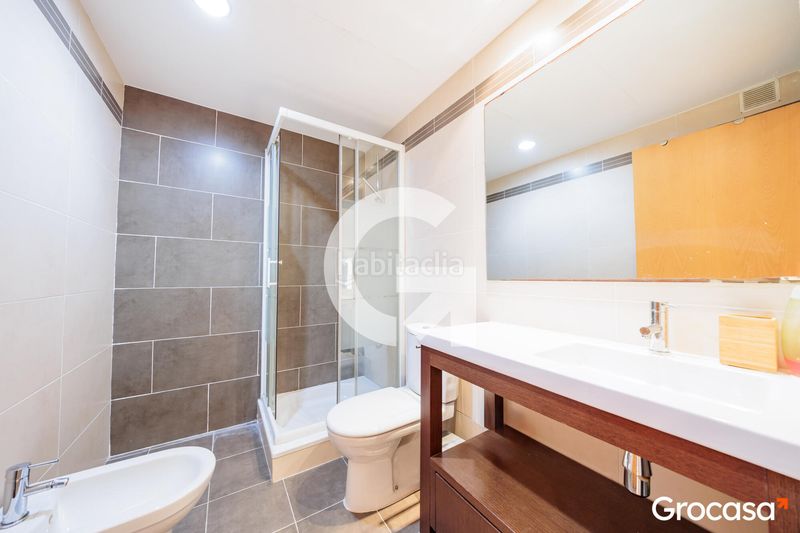 Foto 0d98d568-863b-4ca6-8fe5-48a4fda9b227. Planta baixa amb calefacció aparcament piscina a Terrassa