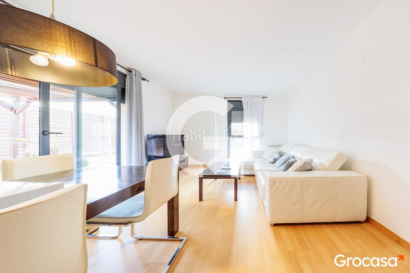 Foto 4129cb12-d591-4f69-aea8-90d2239b8b09. Planta baixa amb calefacció aparcament piscina a Terrassa